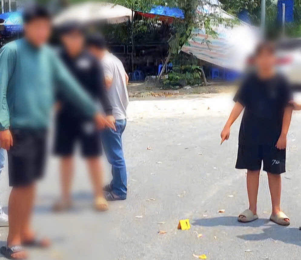 Công an triệu tập 3 đối tượng chặn đường học sinh để 'trấn lột'