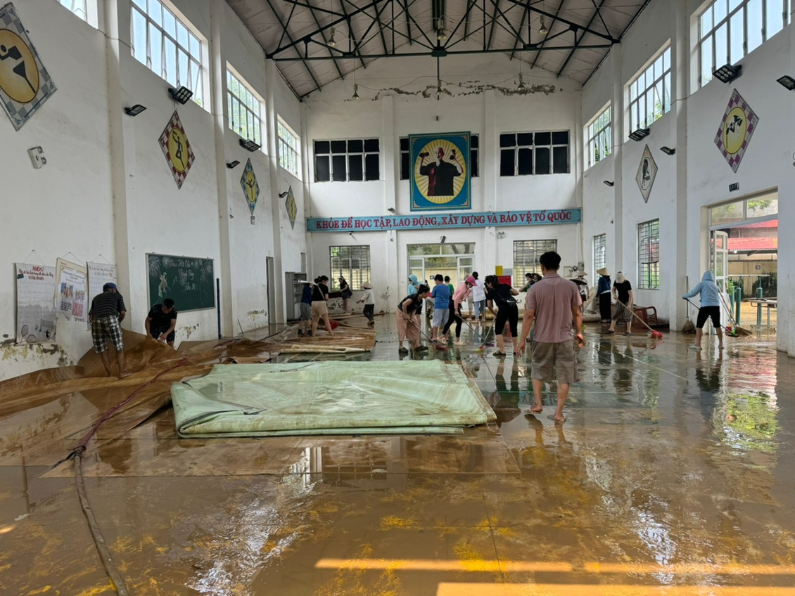 'Ngày khai giảng thứ 2' của học sinh vùng lũ Lào Cai, Yên Bái và Hà Nội