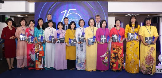 Tôn vinh các nhà khoa học nữ xuất sắc