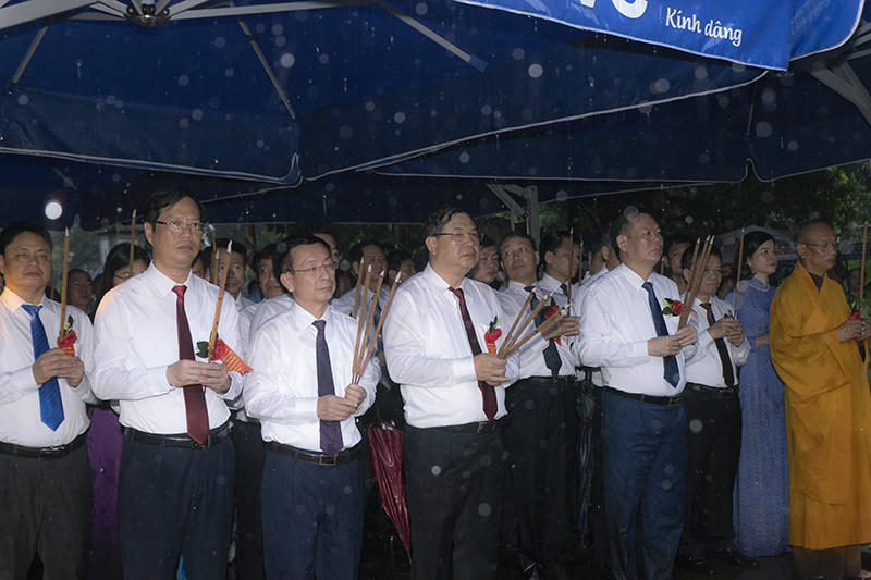 Tưởng niệm 724 năm ngày mất Quốc công Tiết chế Hưng Đạo Đại vương Trần Quốc Tuấn