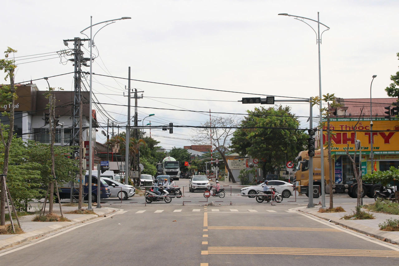 Vướng mắc trong đấu nối một số tuyến đường với quốc lộ 1A đi qua Thừa Thiên Huế