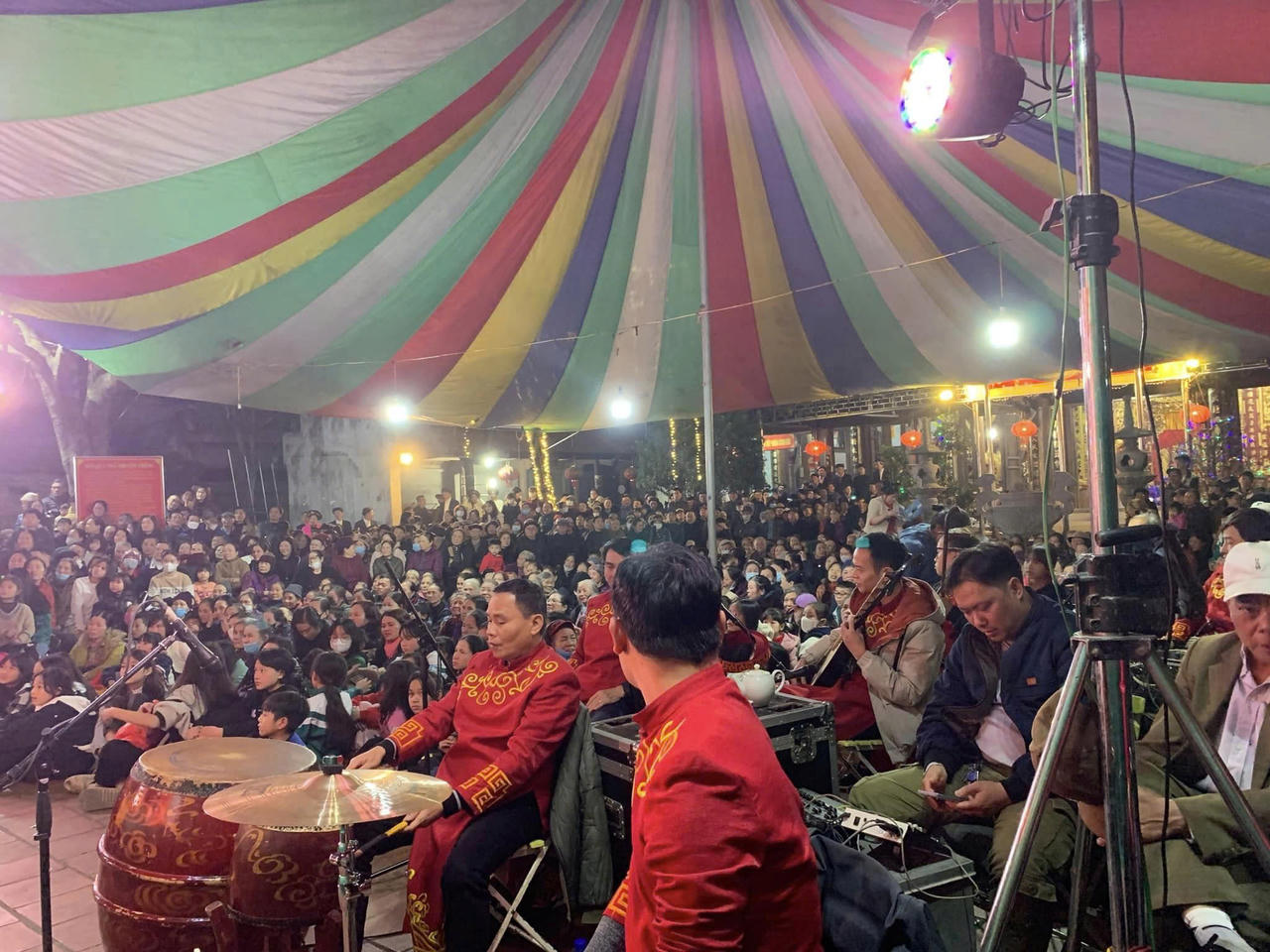 Để người trẻ yêu Tuồng