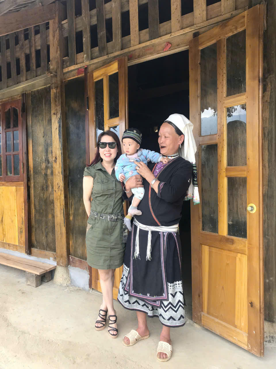 Phụ nữ Dao Tiền thay đổi cuộc sống từ du lịch cộng đồng