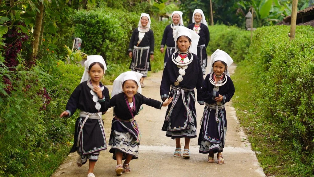 Phụ nữ Dao Tiền thay đổi cuộc sống từ du lịch cộng đồng