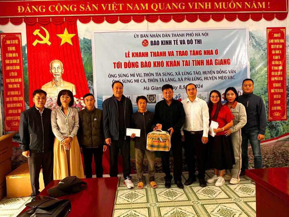 Báo Kinh tế & Đô thị tặng 2 căn nhà cho người khó khăn ở Hà Giang