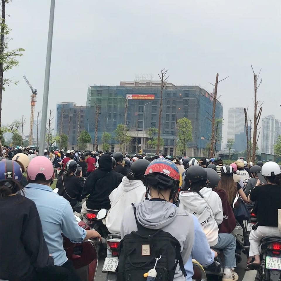 Ùn tắc do khách đến quá tải, Bảo tàng Lịch sử quân sự Việt Nam ra khuyến cáo