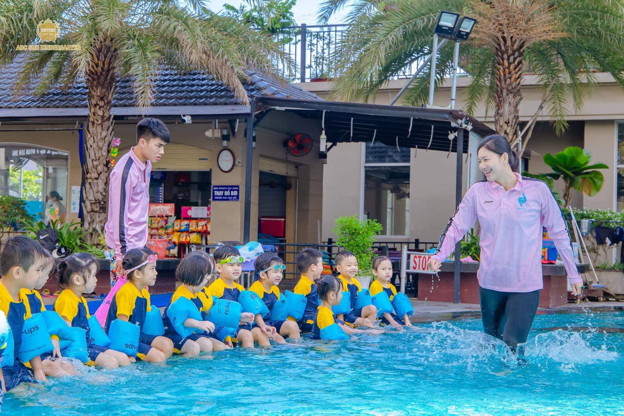 Kình ngư Nguyễn Thị Ánh Viên: Trẻ em gái hãy mạnh dạn chinh phục đam mê thể thao