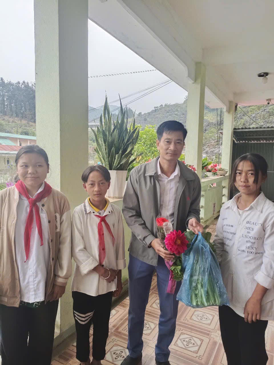 Sôi nổi nhiều hoạt động mừng Ngày Nhà giáo Việt Nam trên cả nước