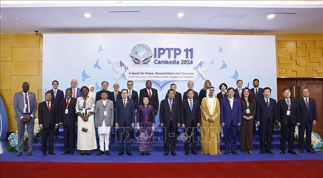 Phiên họp lần thứ 11 của IPTP: Chủ tịch Quốc hội Trần Thanh Mẫn và các Trưởng đoàn chào xã giao lãnh đạo Campuchia