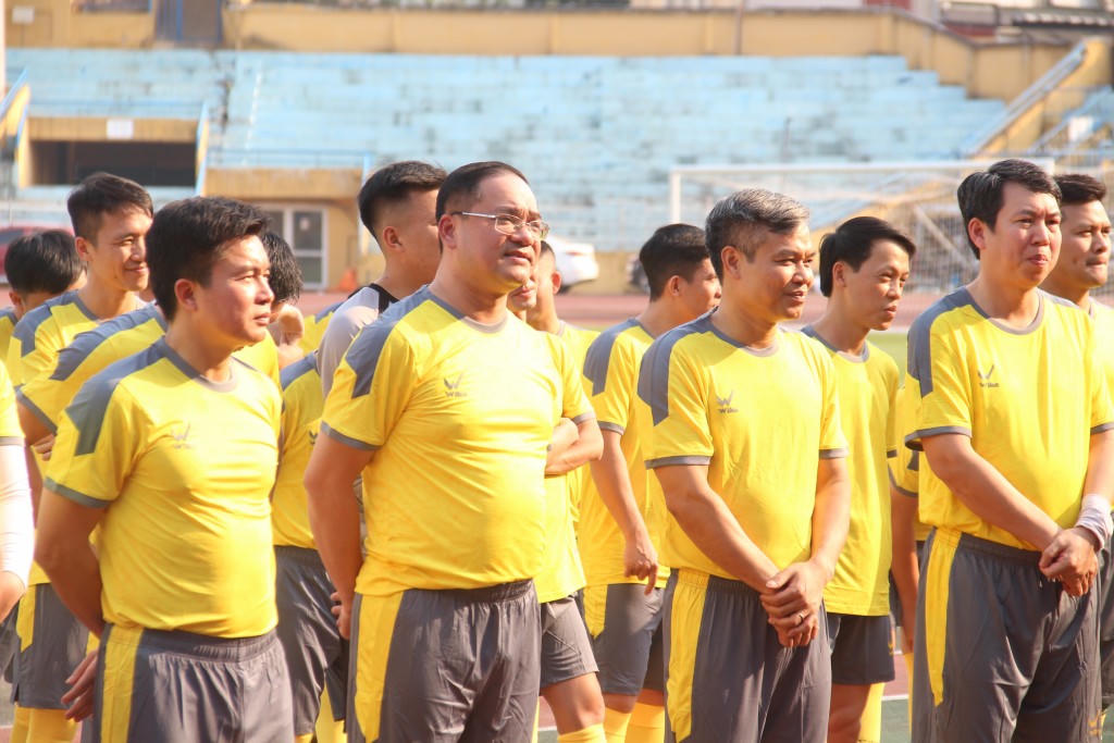 Trận bóng giao hữu thắm tình đoàn kết