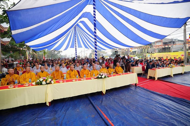 Hà Nội: Gắn biển tuyến đường mang tên Sư bà Phương Dung