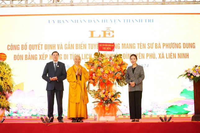 Hà Nội: Gắn biển tuyến đường mang tên Sư bà Phương Dung