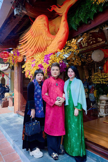 Chiêm bái ngôi đền Chầu Đệ tứ có tòa thạch động niên đại 600 năm