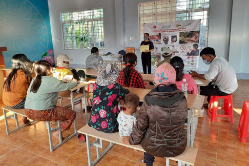 Câu chuyện bảo hiểm y tế khi đồng bào 'lên vùng'