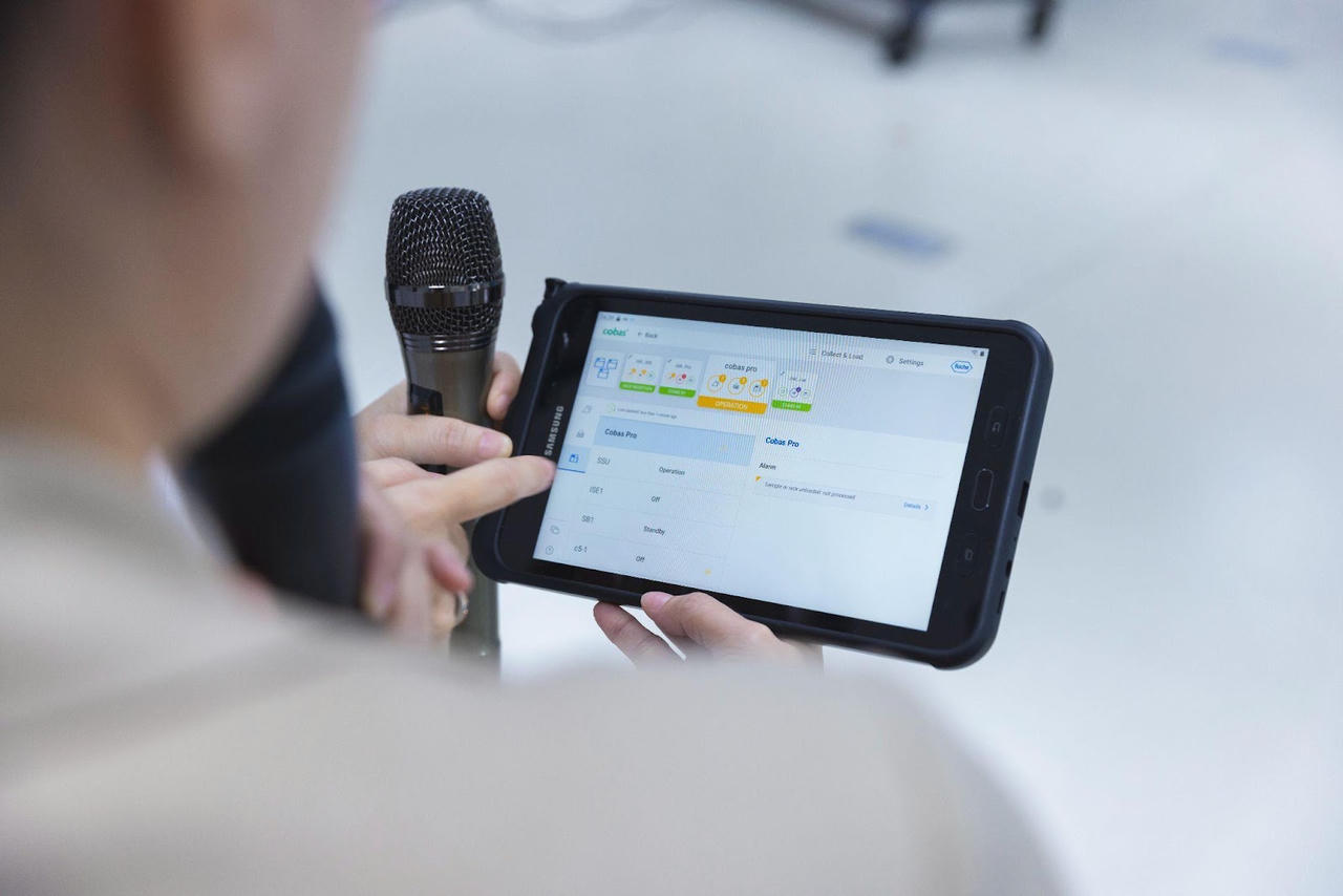 Roche Việt Nam khánh thành hệ thống tự động hoàn toàn cho phòng xét nghiệm