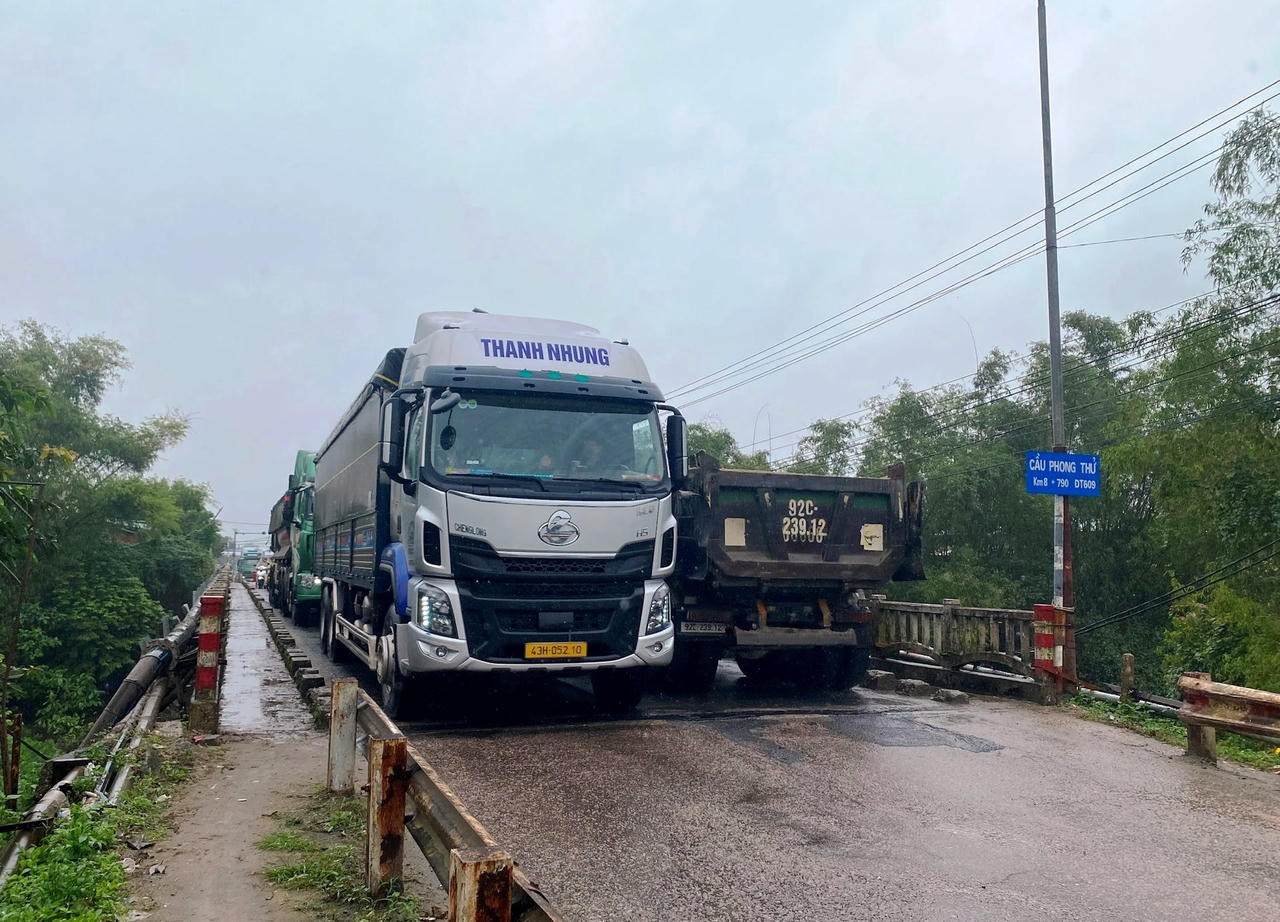 QL1A đứt đoạn đoạn qua Quảng Nam dịp cuối năm: Khu Quản lý Đường bộ 3 cho biết “không còn sự lựa chọn nào khác”