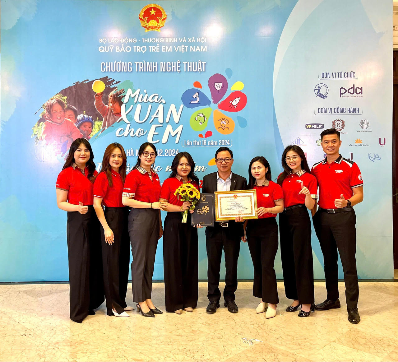 Quỹ Vì cuộc sống tươi đẹp nhận Bằng khen của Bộ Lao động – Thương binh & Xã hội