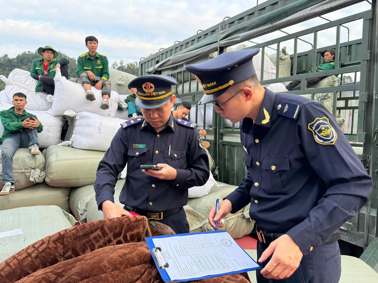 Hoàn thiện hạ tầng cửa khẩu nơi “phên dậu” Tổ quốc