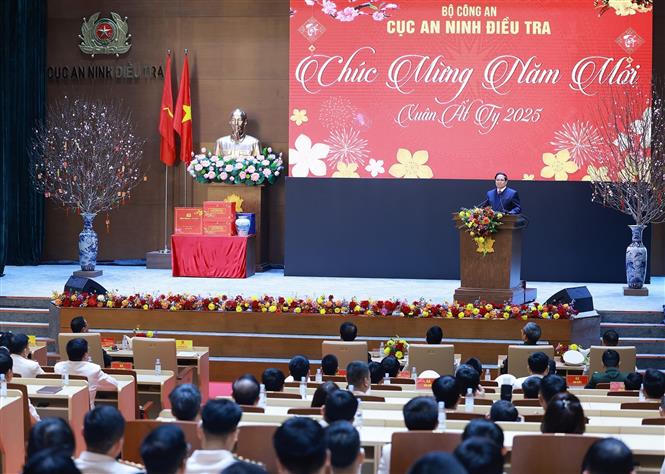 Thủ tướng Phạm Minh Chính thăm, chúc Tết, động viên lực lượng vũ trang ứng trực Tết