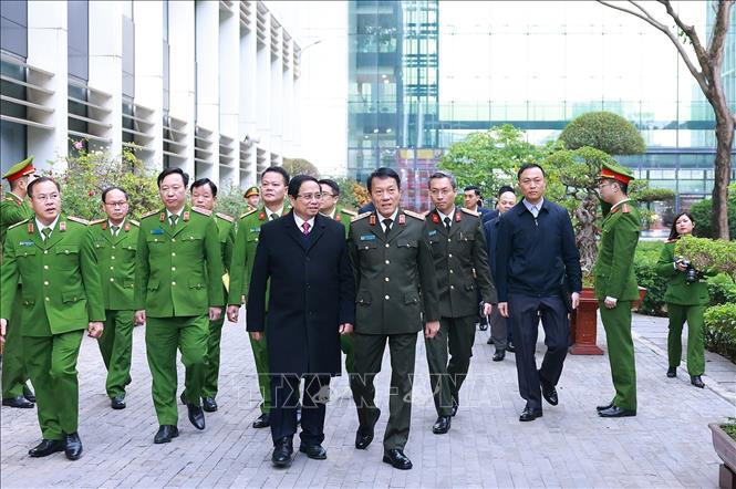 Thủ tướng Phạm Minh Chính thăm, chúc Tết, động viên lực lượng vũ trang ứng trực Tết