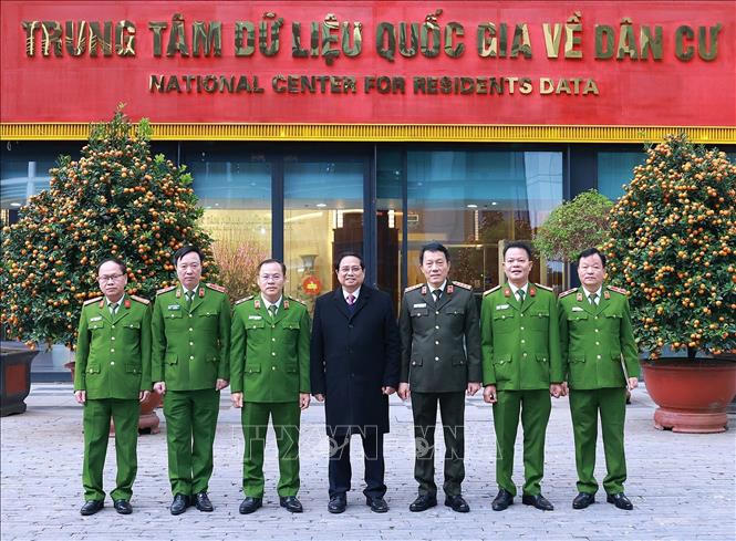 Thủ tướng Phạm Minh Chính thăm, chúc Tết, động viên lực lượng vũ trang ứng trực Tết