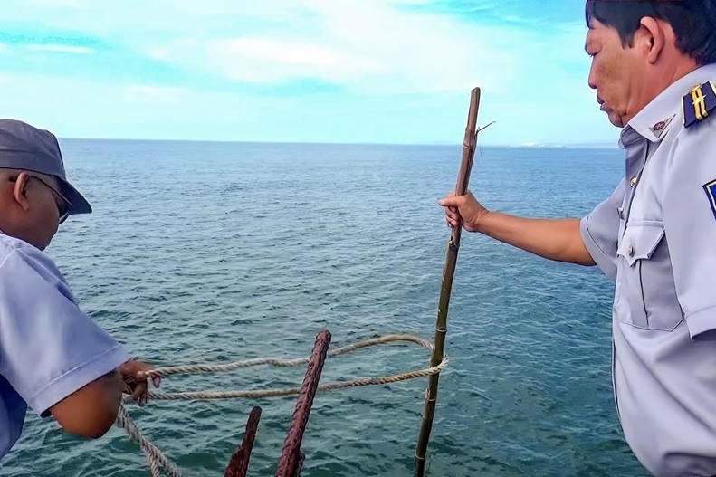 Bình Thuận: Dẹp nạn khoanh nuôi hải sản trái phép trên biển