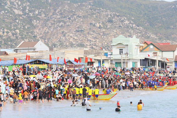 Lễ hội đua thuyền - di sản văn hóa dân gian độc đáo