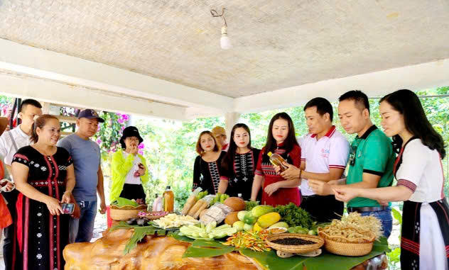 Phát triển du lịch vùng cao A Lưới