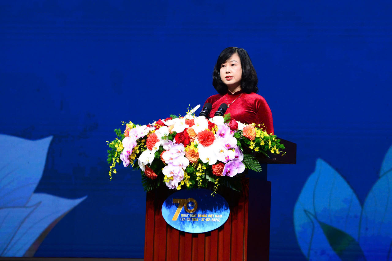 Không ngừng nỗ lực xây dựng nền y tế 'khoa học, dân tộc và đại chúng'