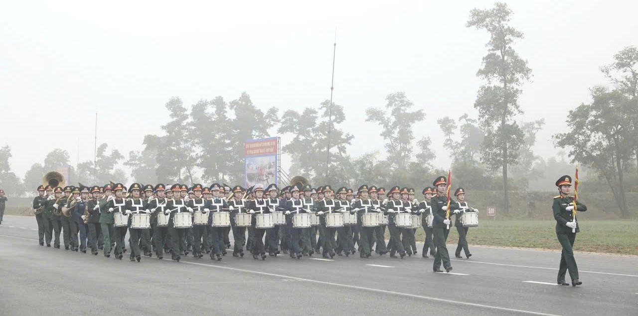 Hợp luyện diễu binh, diễu hành kỷ niệm 50 năm Giải phóng miền Nam