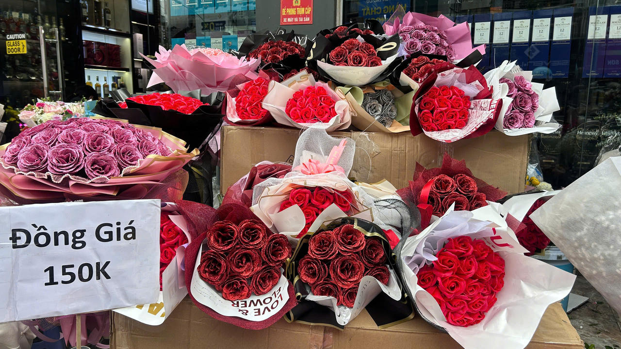 Thị trường hoa tươi 8/3 sẵn sàng chờ cao điểm mua sắm