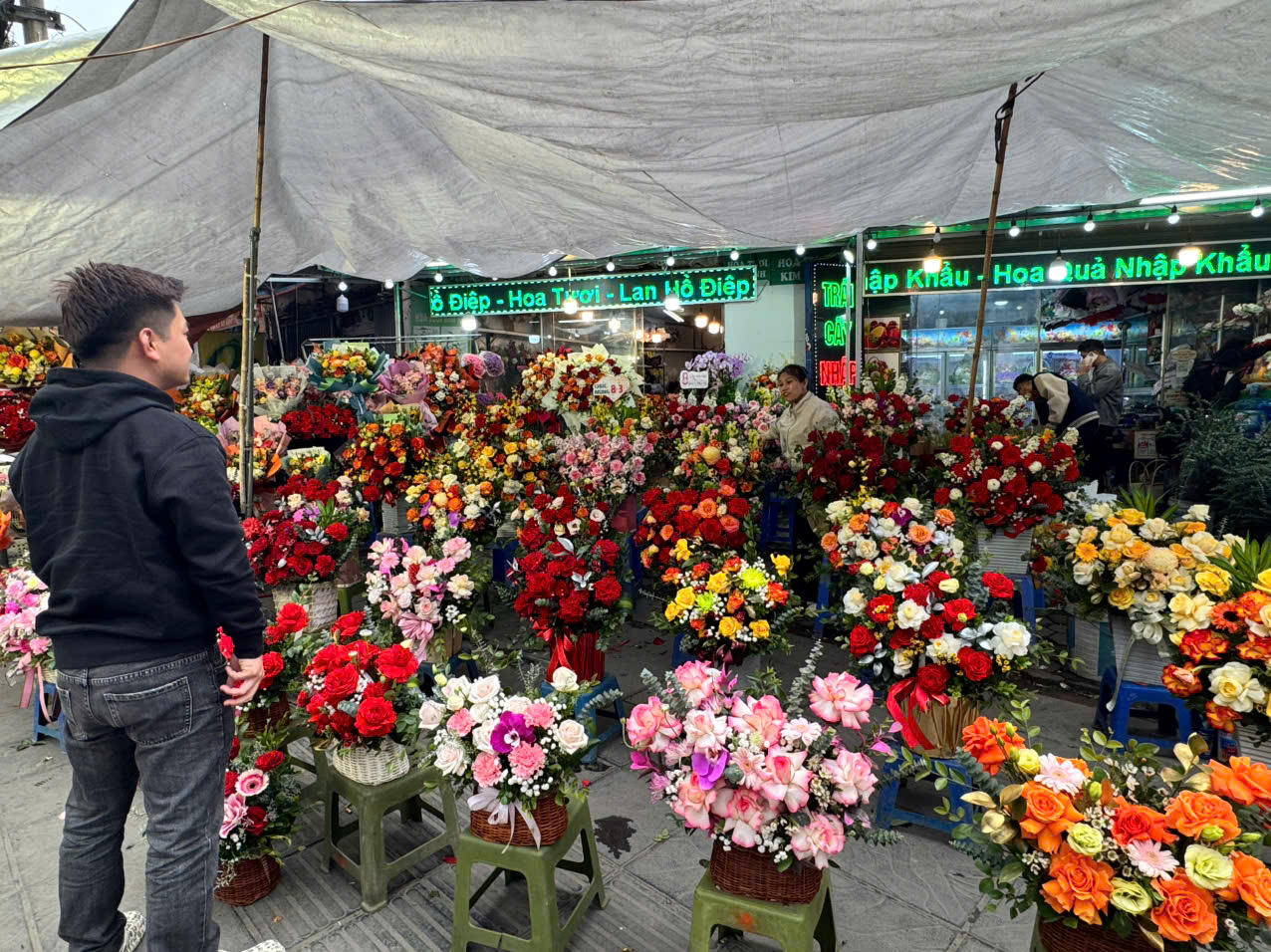 Thị trường hoa tươi 8/3 sẵn sàng chờ cao điểm mua sắm