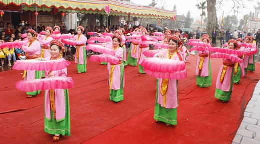 Chuyện về người phụ nữ cải trang thành nam nhi để đi thi