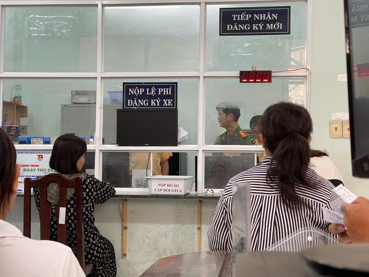 Ngày đầu TP HCM cấp, đổi giấy phép lái xe ở cấp xã: Thời gian hoàn thành rất nhanh, không xảy ra ùn ứ