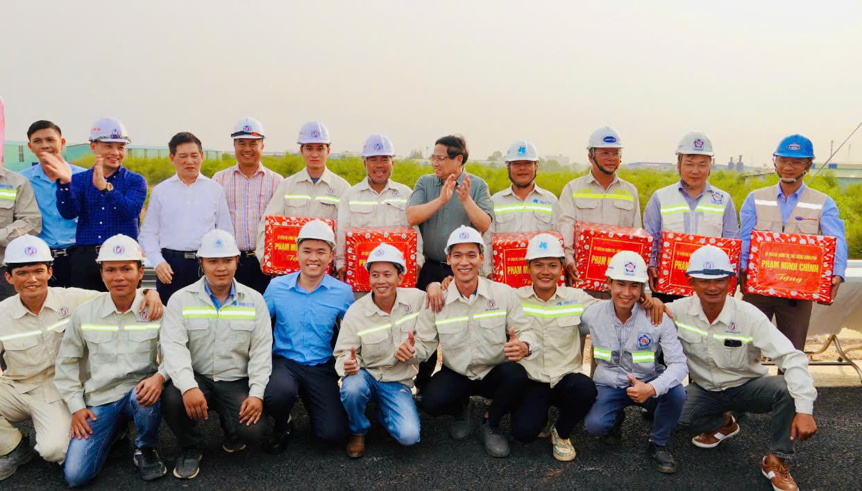 Thủ tướng Phạm Minh Chính kiểm tra tiến độ dự án cao tốc Biên Hòa - Vũng Tàu