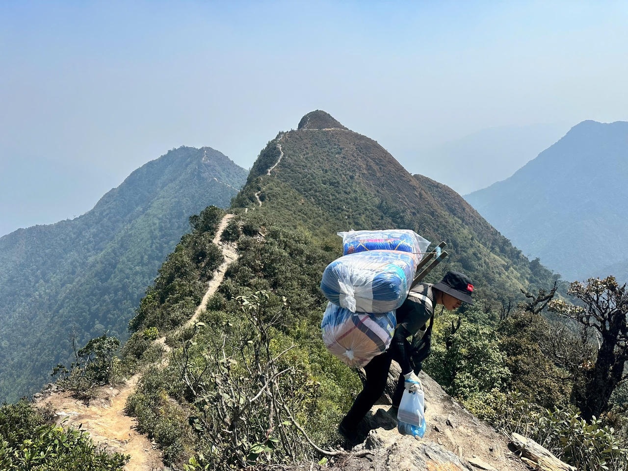 Hoàn thành công tác tiền trạm cho giải leo núi 'Bước chân trên mây' lần II - Chinh phục đỉnh Tà Xùa