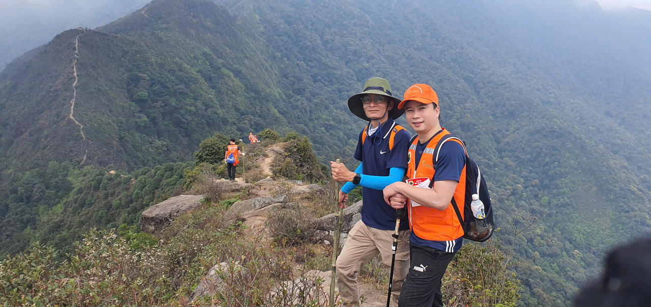 Mãn nhãn trong chuyến "săn mây" thành công của 100 nhà báo chinh phục đỉnh Tà Xùa