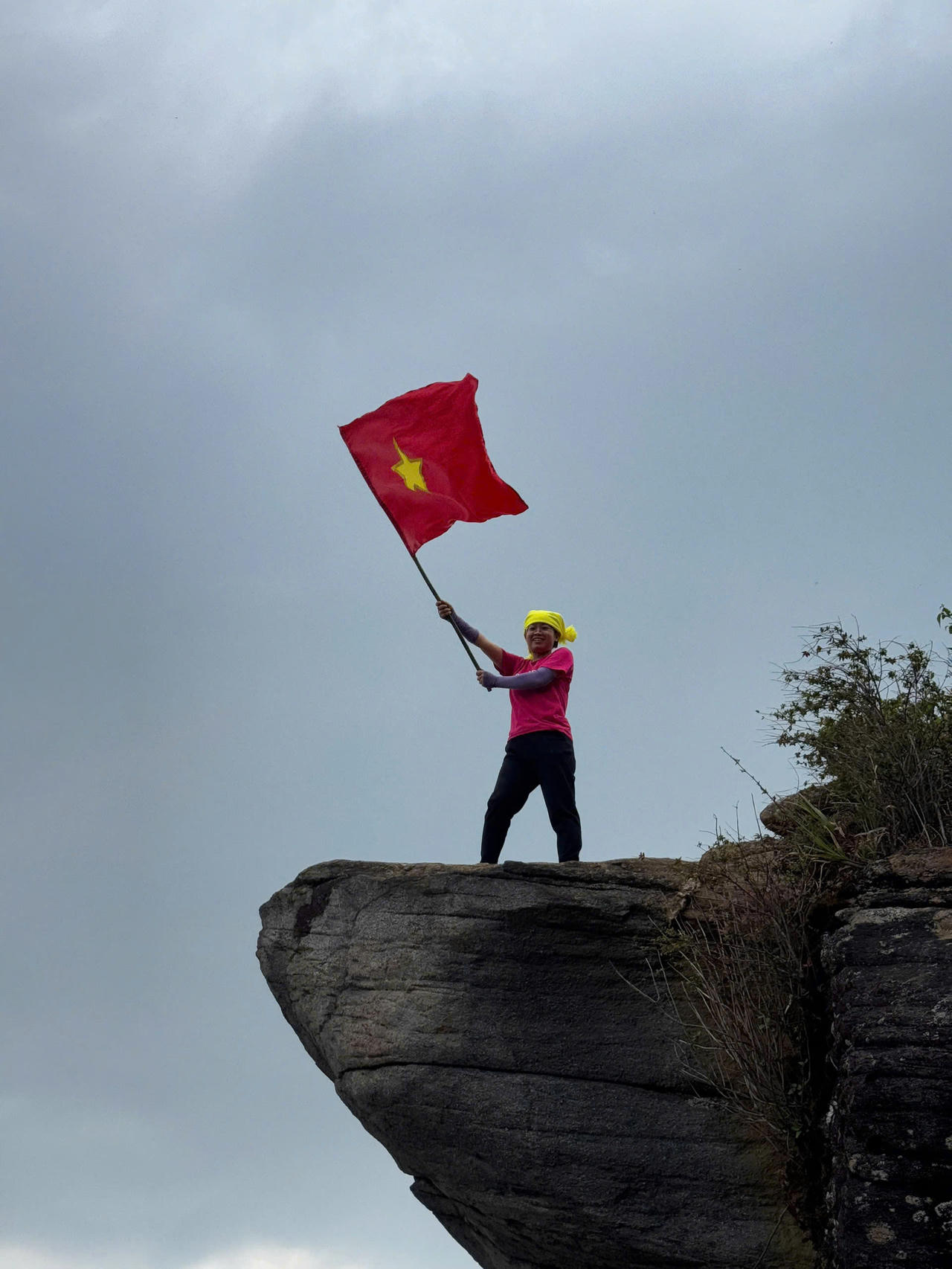 Mãn nhãn trong chuyến "săn mây" thành công của 100 nhà báo chinh phục đỉnh Tà Xùa