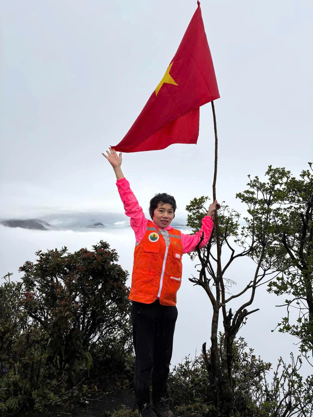 Mãn nhãn trong chuyến "săn mây" thành công của 100 nhà báo chinh phục đỉnh Tà Xùa