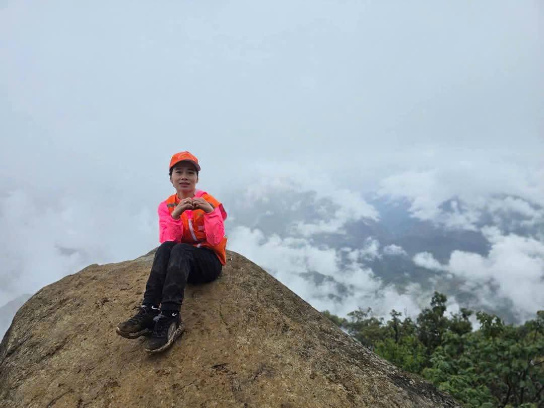 Mãn nhãn trong chuyến "săn mây" thành công của 100 nhà báo chinh phục đỉnh Tà Xùa