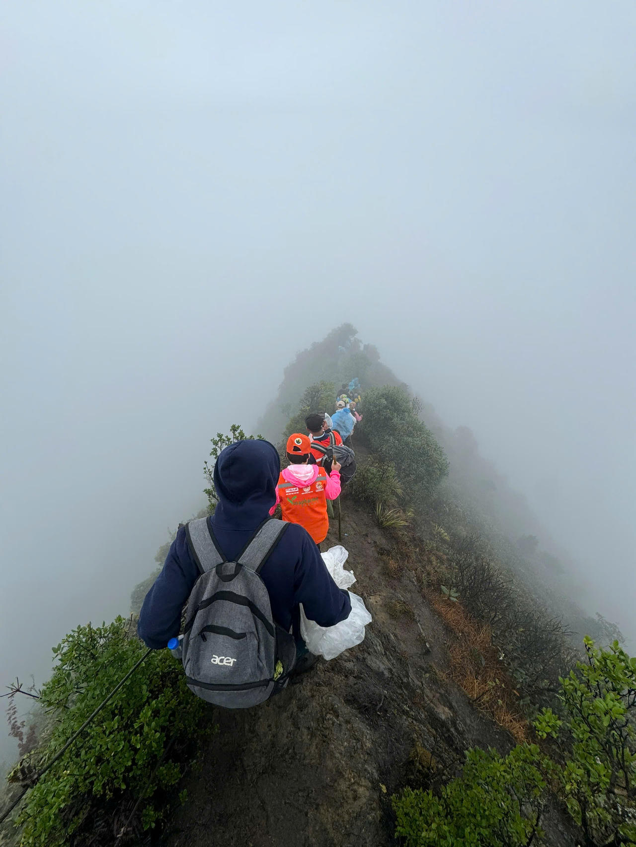 Mãn nhãn trong chuyến "săn mây" thành công của 100 nhà báo chinh phục đỉnh Tà Xùa