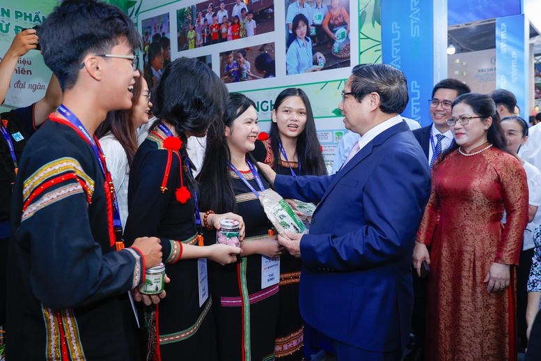 Thủ tướng: 'Thần tốc táo bạo' để đưa Việt Nam trở thành trung tâm đổi mới sáng tạo