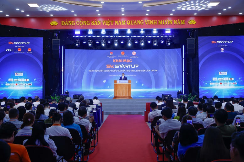 Thủ tướng: 'Thần tốc táo bạo' để đưa Việt Nam trở thành trung tâm đổi mới sáng tạo