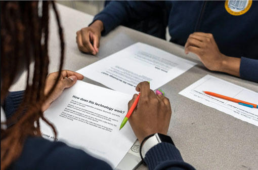 Ứng dụng công nghệ AI trong giáo dục: Cởi mở nhưng thận trọng