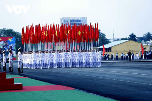 Spunik: Khí thế tháng Tư lịch sử lan tỏa khắp phố phường