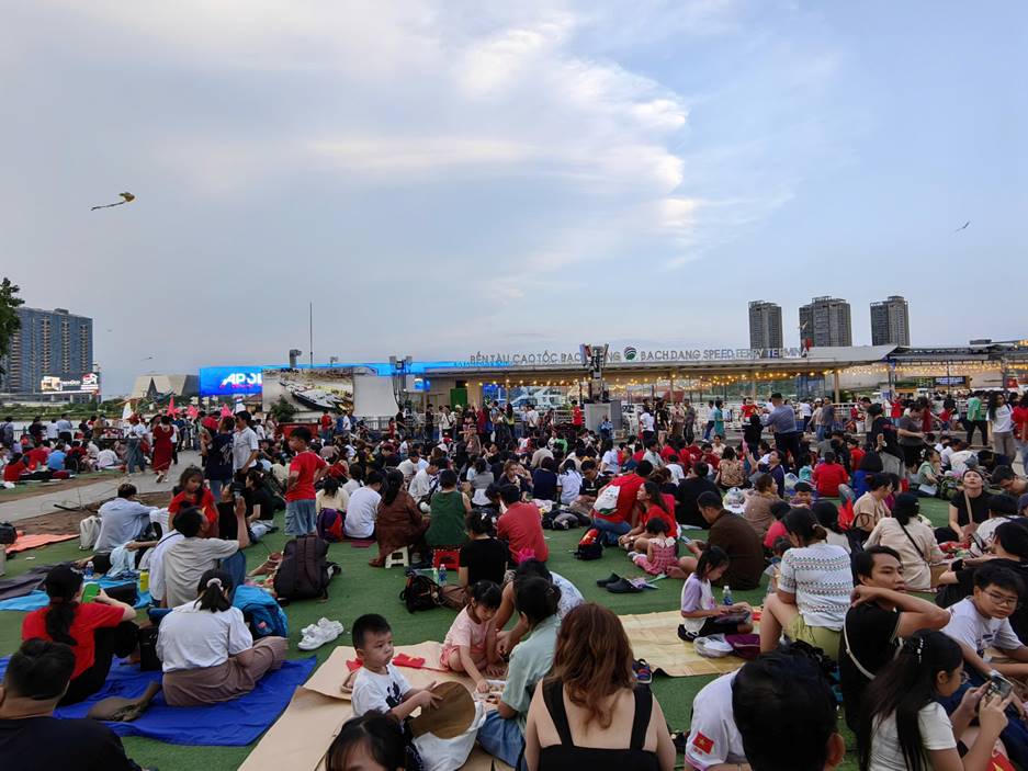 Không khí hào hùng nhắc nhớ những ngày tháng 4 lịch sử ở TP HCM