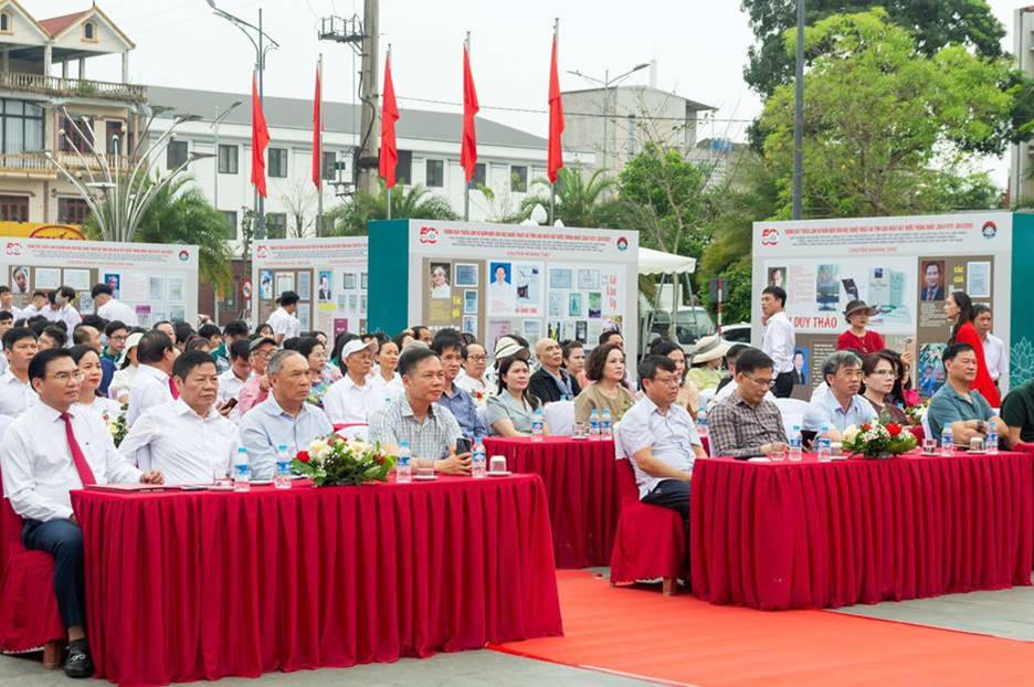 Sôi nổi các hoạt động chào mừng 50 năm thống nhất đất nước