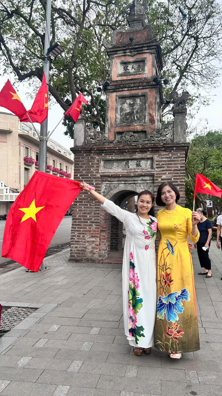 30/4 trong lòng người Hà Nội, khi các thế hệ chung niềm tự hào