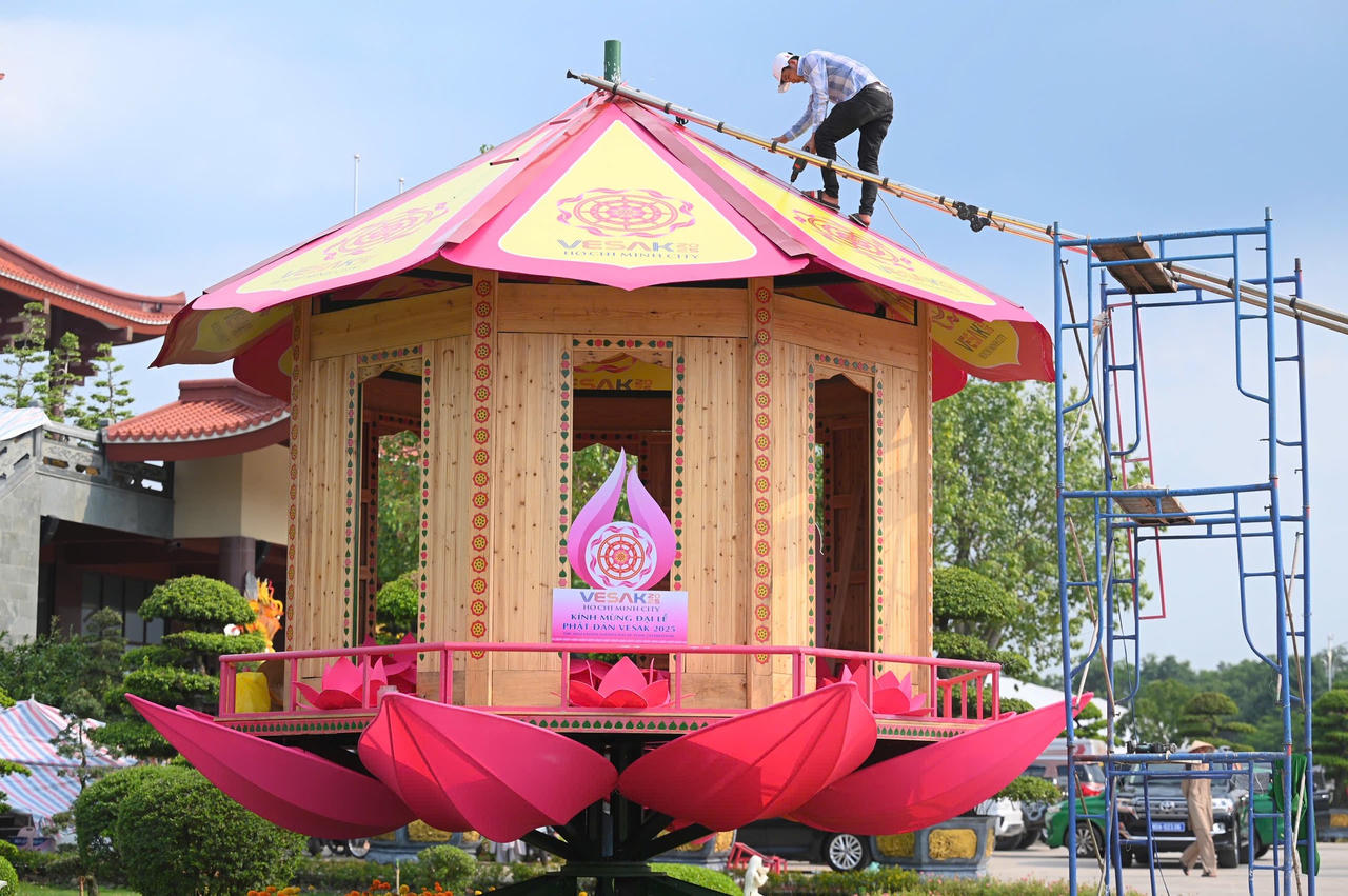 Hối hả không khí chuẩn bị mừng Đại lễ Phật Đản 2025 khắp cả nước