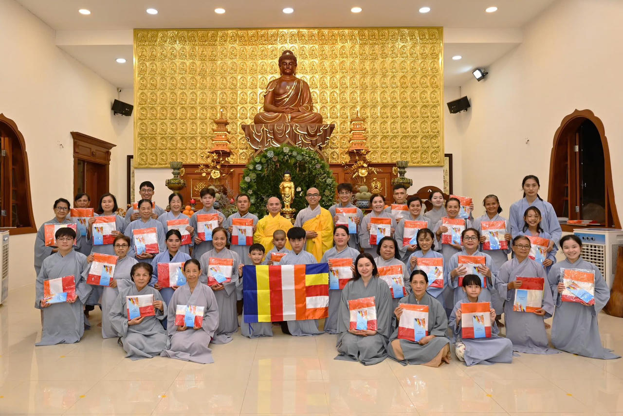 Hối hả không khí chuẩn bị mừng Đại lễ Phật Đản 2025 khắp cả nước